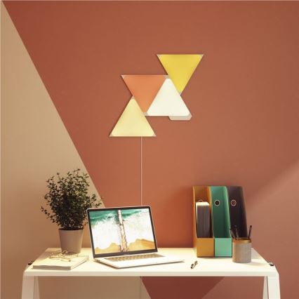Nanoleaf NL47-2002TW-4PK - 4 Rinkinys LED RGB pritemdomas skydelis TRIANGLES LED / 1,5W Wi-Fi
