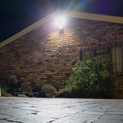 Reguliuojamas LED prožektorius SmartLife, kištukinis, su judesio jutikliu, 20W/230V, 3000-6500K, IP44, Wi‑Fi