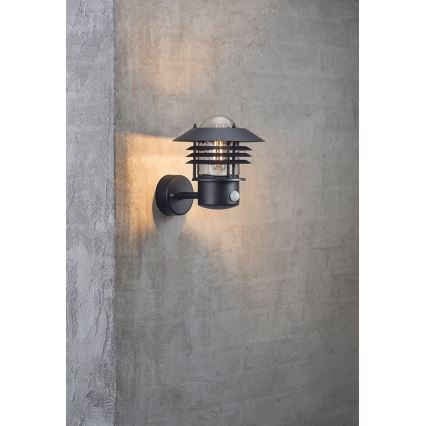 Nordlux - VEJERS lauko sieninis šviestuvas su judesio jutikliu 1xE27/60W/230V IP54 sidabrinis