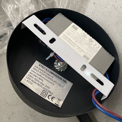 ONLI - LED sieninis šviestuvas TWIST LED/6W/230V 4000K juoda