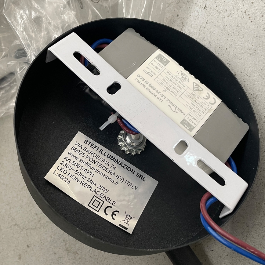 ONLI - LED sieninis šviestuvas TWIST LED/6W/230V 4000K juoda