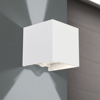 LED Lauko sieninis šviestuvas su judesio ir prieblandos jutikliu CUBE-S LED/13W/230V IP54 balta