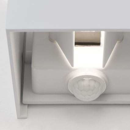 LED Lauko sieninis šviestuvas su judesio ir prieblandos jutikliu CUBE-S LED/13W/230V IP54 balta