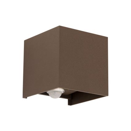 Lauko sieninis šviestuvas su judesio ir sutemų jutikliu CUBE-S LED/13W/230V IP54 ruda