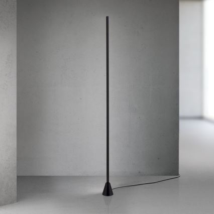 LED reguliuojama grindinė lempa su judesio jutikliu SOJIE LED/26W/230V juoda