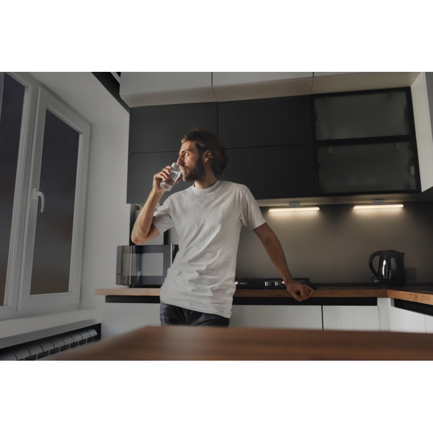 Osram - reguliuojamo ryškumo po spintelės LED šviestuvas su judesio ir sutemos jutikliu LINEAR LED/5W/3,7V 2200 mAh 3000K 35 cm baltas