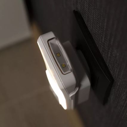 Osram - LED orientacinė lempa į lizdą su jutikliu LUNETTA LED/2W/230V