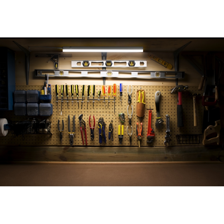 Osram - LED po spintelės šviestuvas su judesio jutikliu BATTEN LED/4W/230V 3000K 32 cm balta