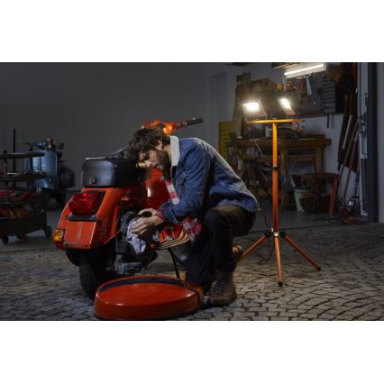 Osram - LED prožektorius su TRIPOD laikikliu 2xLED/30W/230V IP65