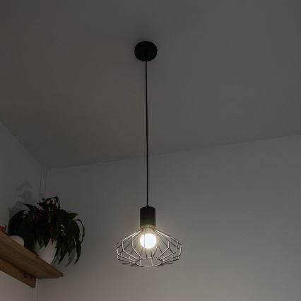 Pakabinama liustra ant laido SOLANO 1xE27/15W/230V juoda/auksinė