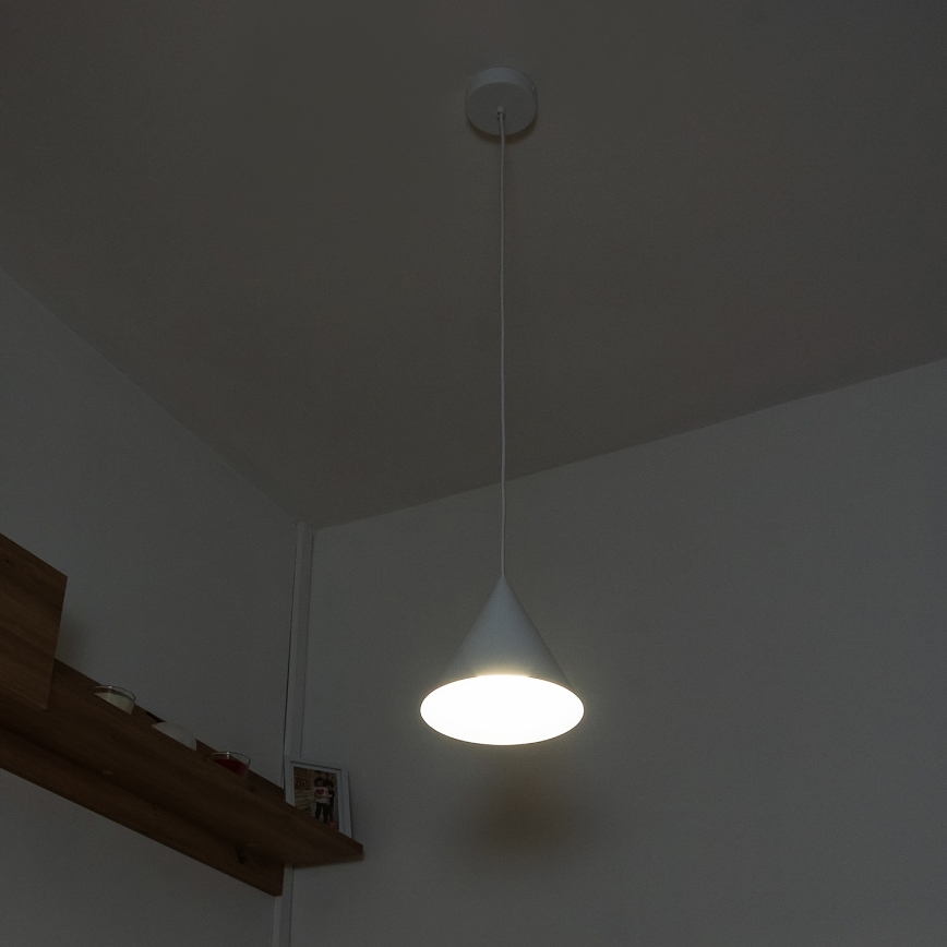 Pakabinamas šviestuvas ETNA II su laidu 1xE27/15W/230V, Ø 18,5 cm, baltas