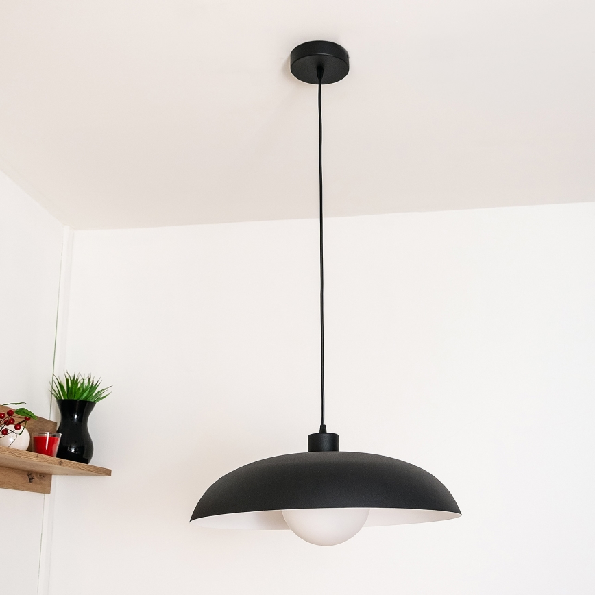 Pakabinamas šviestuvas su laidu ECLIPSE 1xE27/15W/230V juoda/balta