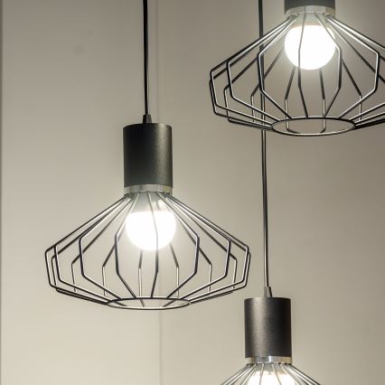 Pakabinamas šviestuvas su laidu SOLANO 3xE27/15W/230V juodas/blizgus chromas