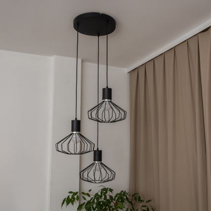 Pakabinamas šviestuvas su laidu SOLANO 3xE27/15W/230V juodas/blizgus chromas