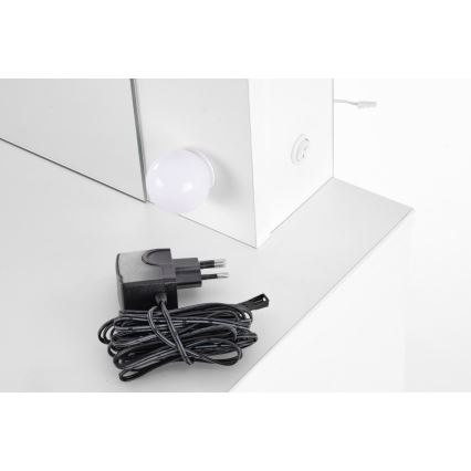 Persirengimo staliukas su LED apšvietimu HOLLYWOOD 140x94 cm balta