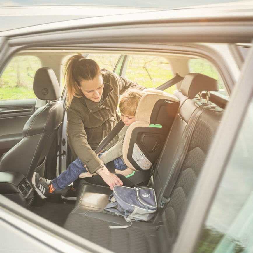 PETITE&MARS - Automobilio sėdynė FLEX PRO i-Dydis 100-150 cm (15-36 kg) smėlio spalva