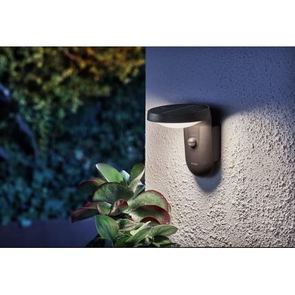Philips - LED sieninis šviestuvas su jutikliu, įkraunamas saulės energija LED/1,2W/4V 1800 mAh 4000K IP44