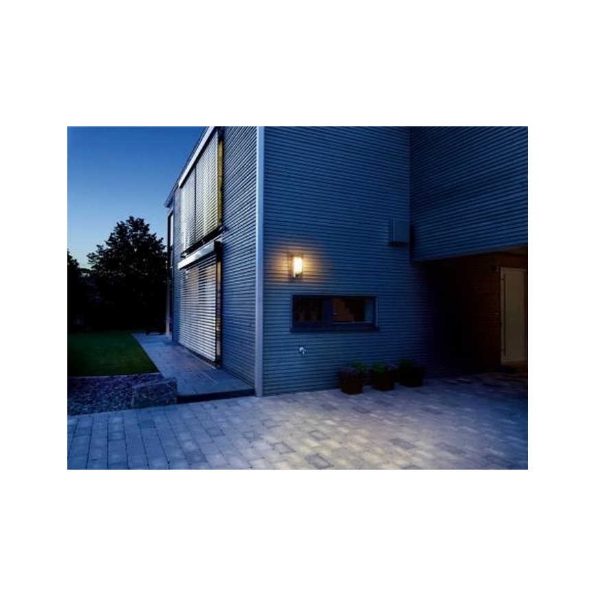 Philips - Sieninis lauko šviestuvas su jutikliu BRIDGE 1xE27/15W/230V IP44