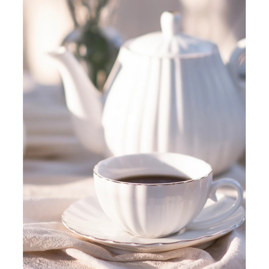 Porcelianinis 15 dalių kavos servizas – klasikinė balta