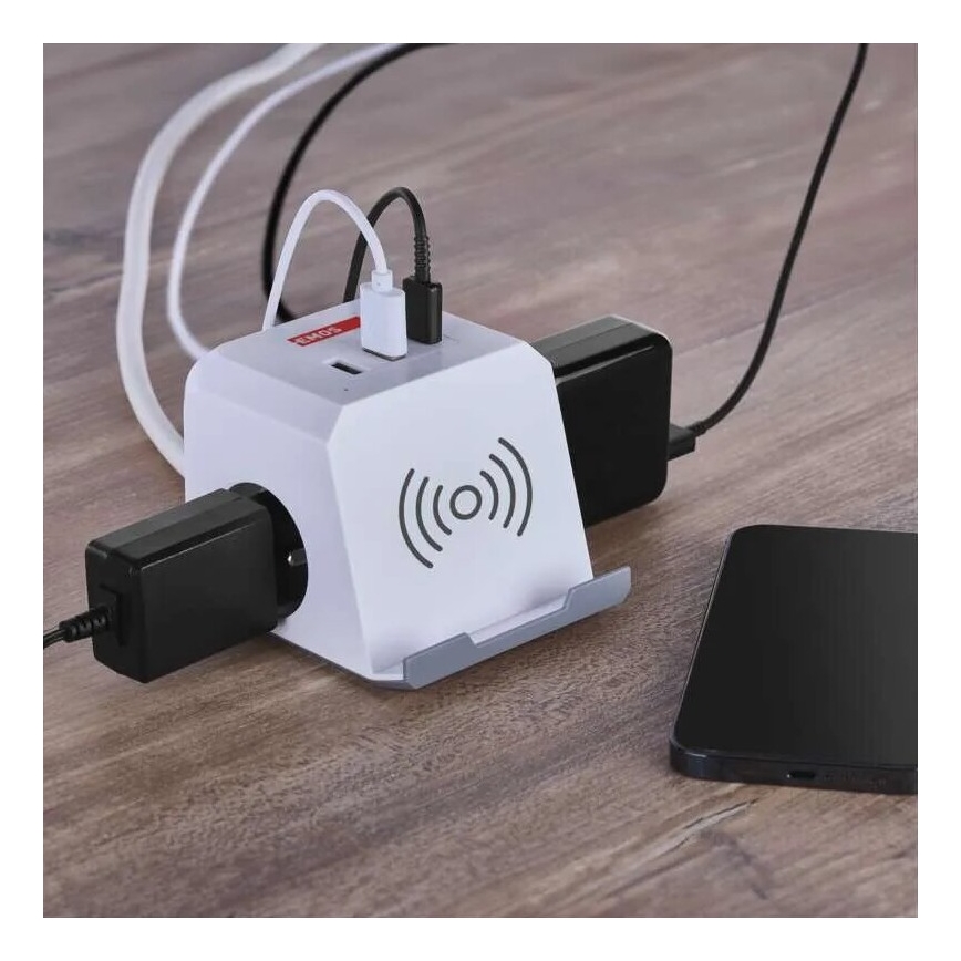 Prailginimo laidas kubas su belaidžiu įkrovimu QI 2Z +2xUSB-A+1xUSB-C 2m balta