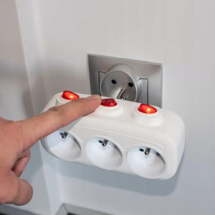 Prailgintojas su jungikliais, 3 lizdai