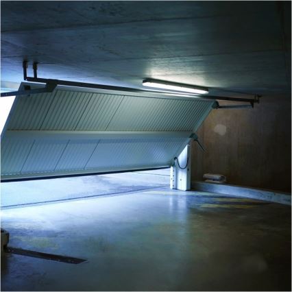 Pramoninė fluorescencinė lempa HERMIC T8 2xG13/18W/230V IP65