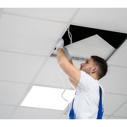Reguliuojamas LED įleidžiamas skydelis CAPRI LED/25/36/40W/230V 3000/4000/5700K UGR&lt;19 IP44 60x60 cm