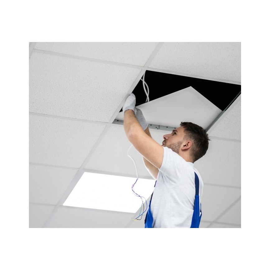 Reguliuojamas LED įleidžiamas skydelis CAPRI LED/25/36/40W/230V 3000/4000/5700K UGR&lt;19 IP44 60x60 cm