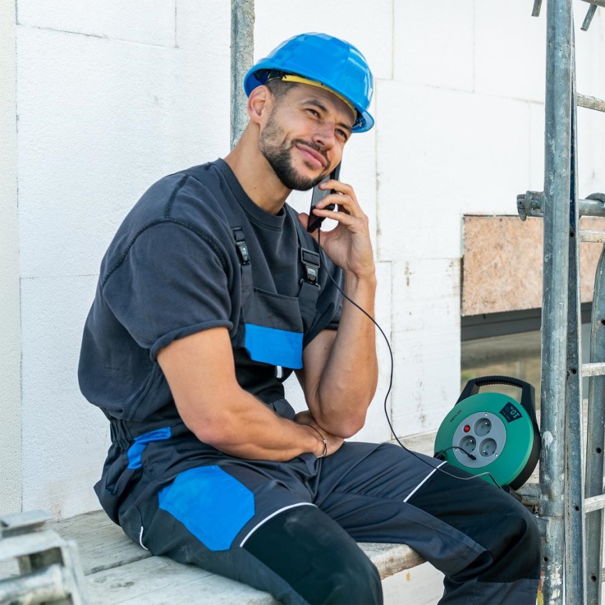 Retlux - 10 m pailgintojas ant ritės, 3 lizdai, E tipo, žalia/juoda