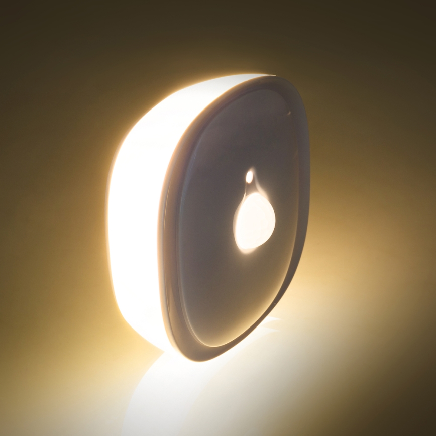 LED naktinis šviestuvas su jutikliu LED/0,45W/3xAAA 3000K balta