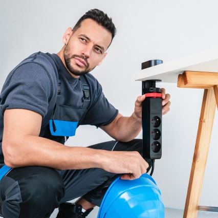 3 lizdų ilgintuvas su tvirtinimu prie stalo, E tipo, 2x USB-A + 1x USB-C, 1,5 m, juodas