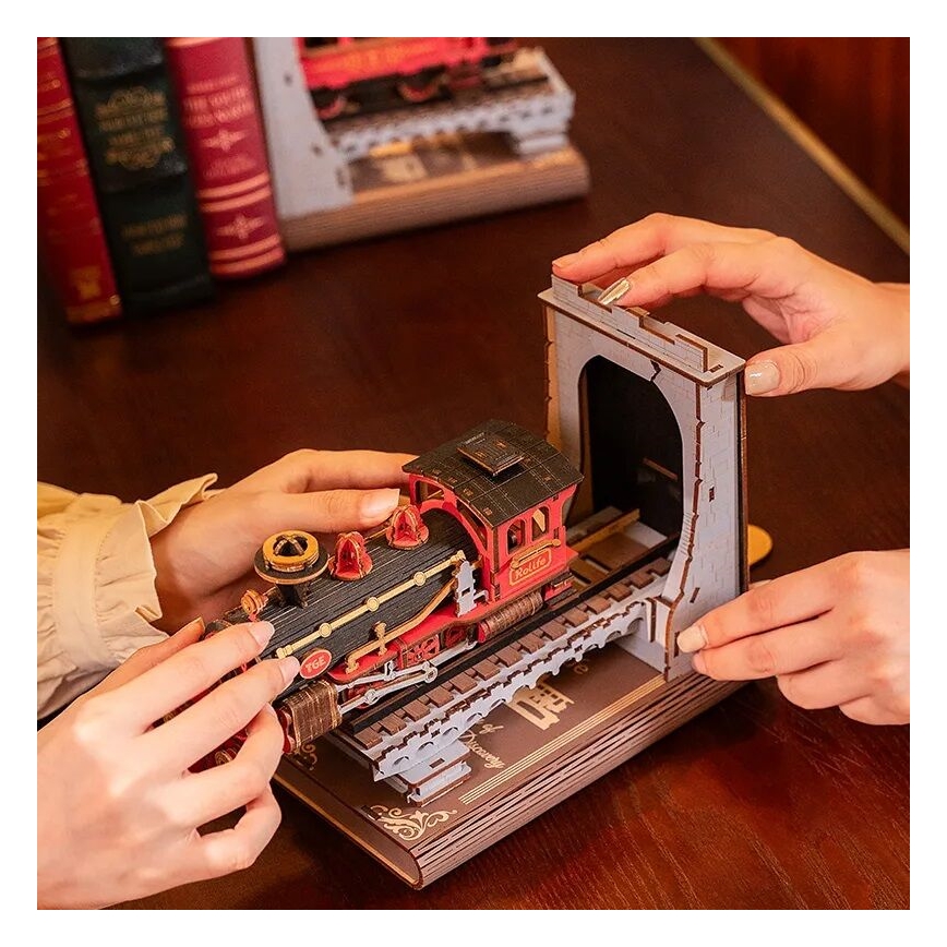 RoboTime - 3D dėlionė Knygų stotelė Istorinis garvežys