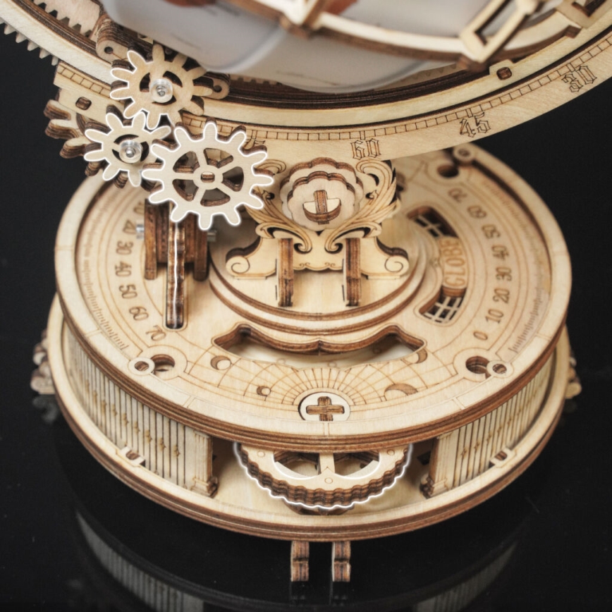 RoboTime - 3D medinė mechaninė dėlionė Švytintis gaublys