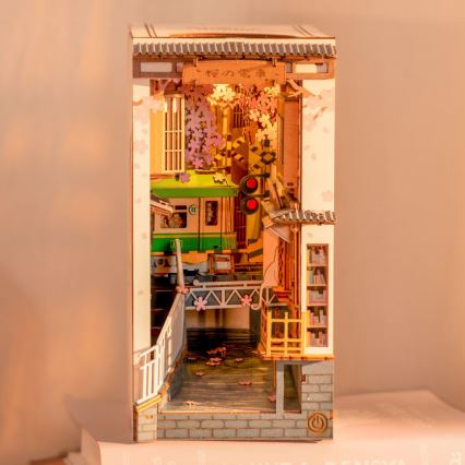 RoboTime - LED Knygų stotelė Sakura alley 2xAAA