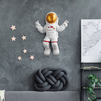 Sienų dekoracija 47x35 cm astronaut auksas