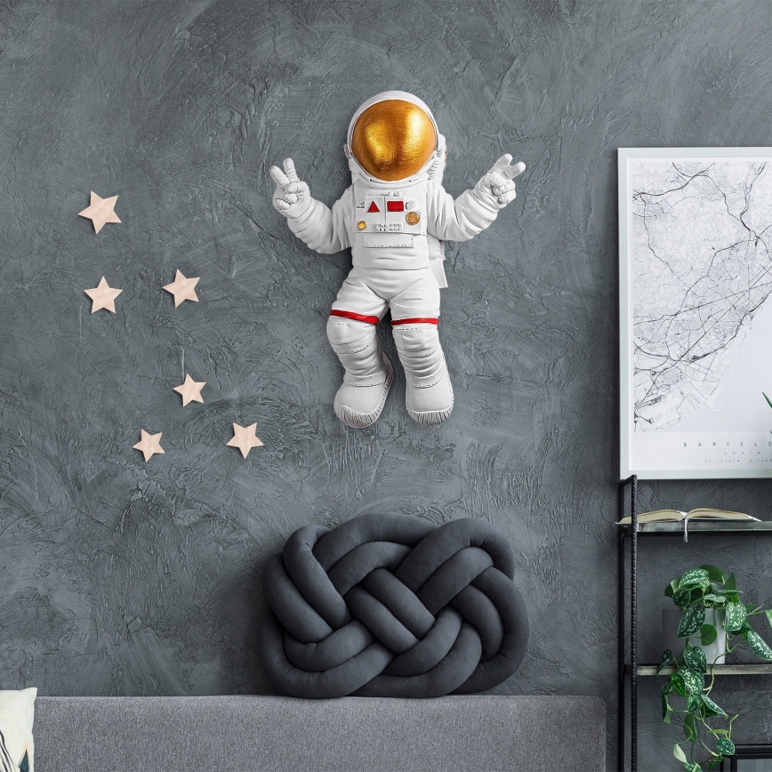 Sienų dekoracija 47x35 cm astronaut auksas
