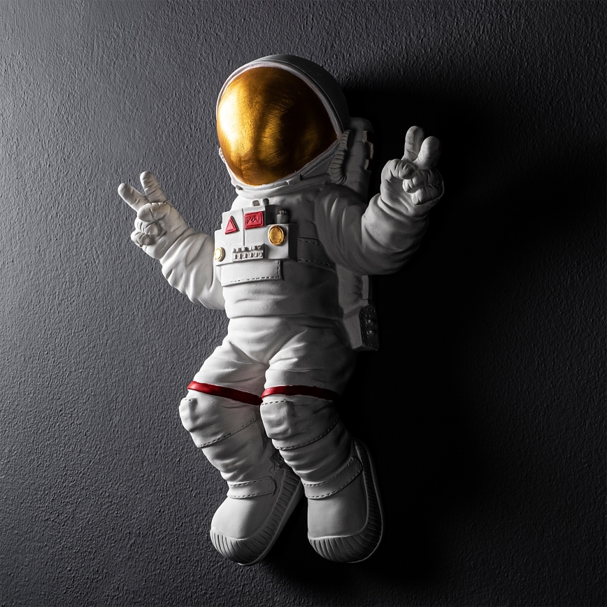 Sienų dekoracija 47x35 cm astronaut auksas