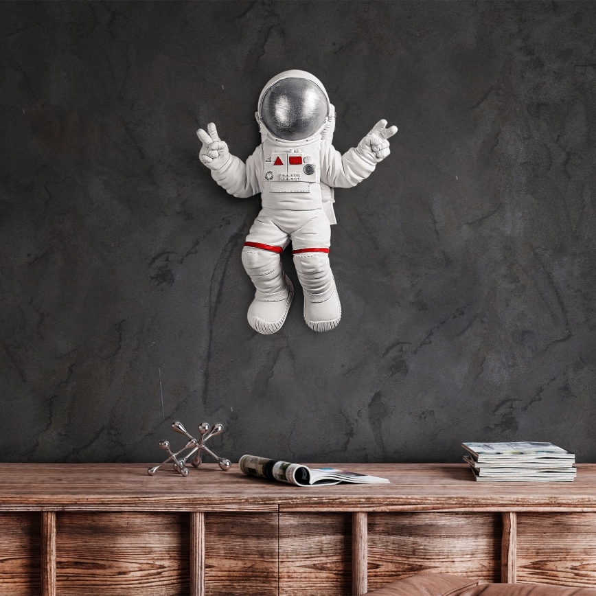 Sienų dekoracija 47x35 cm astronaut sidabras