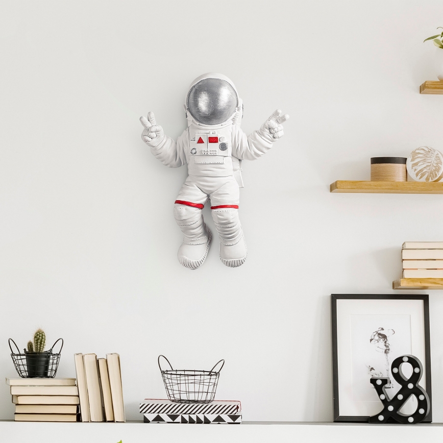 Sienų dekoracija 47x35 cm astronaut sidabras