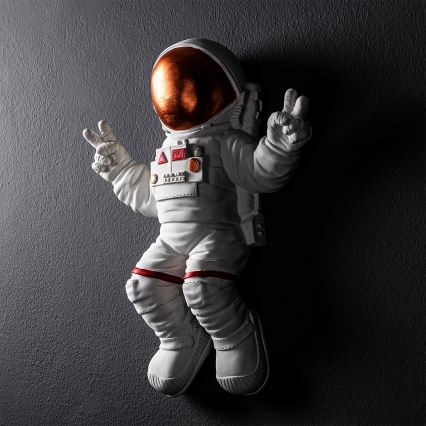 Sienų dekoracija 47x35 cm astronaut varis