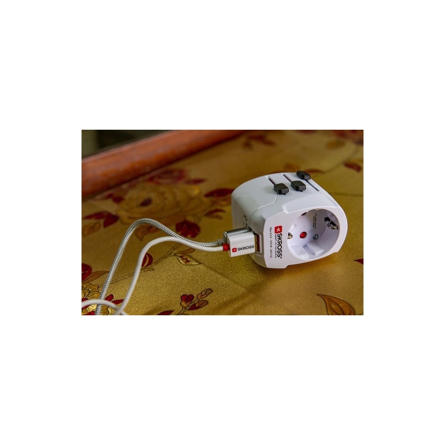 Kelioninis adapteris JK, JAV, Australijai ir Kinijai 230V + 2x USB prievadas