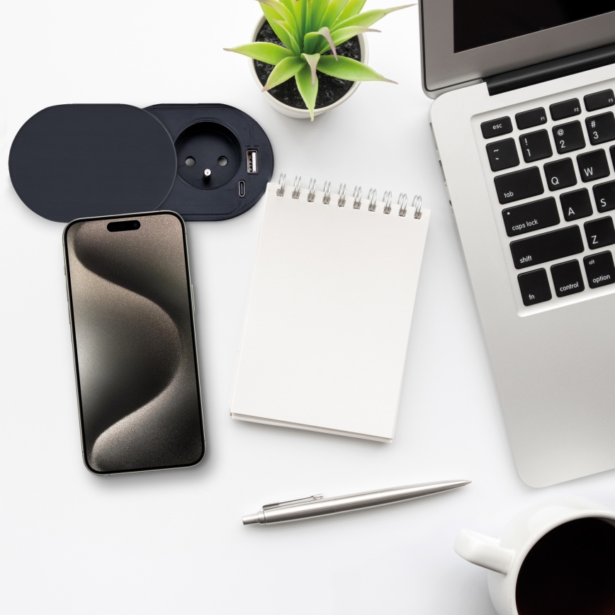 Įmontuojama rozetė su slankiu dangteliu, 20 W, 1 lizdas + USB A+C, juoda