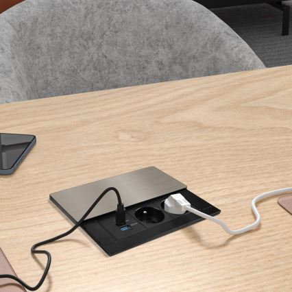 Įmontuojama rozetė su 65 W belaidžiu įkrovimu, 2 lizdai + USB-A + USB-C