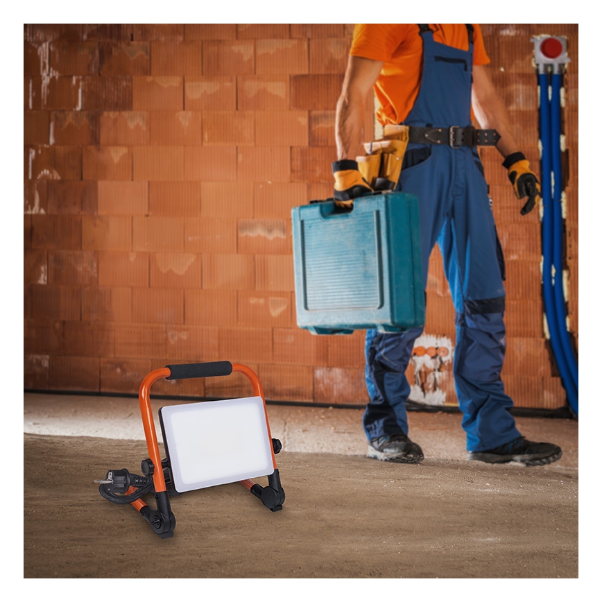 LED prožektorius su stovu LED/50W/230V 4000K IP65