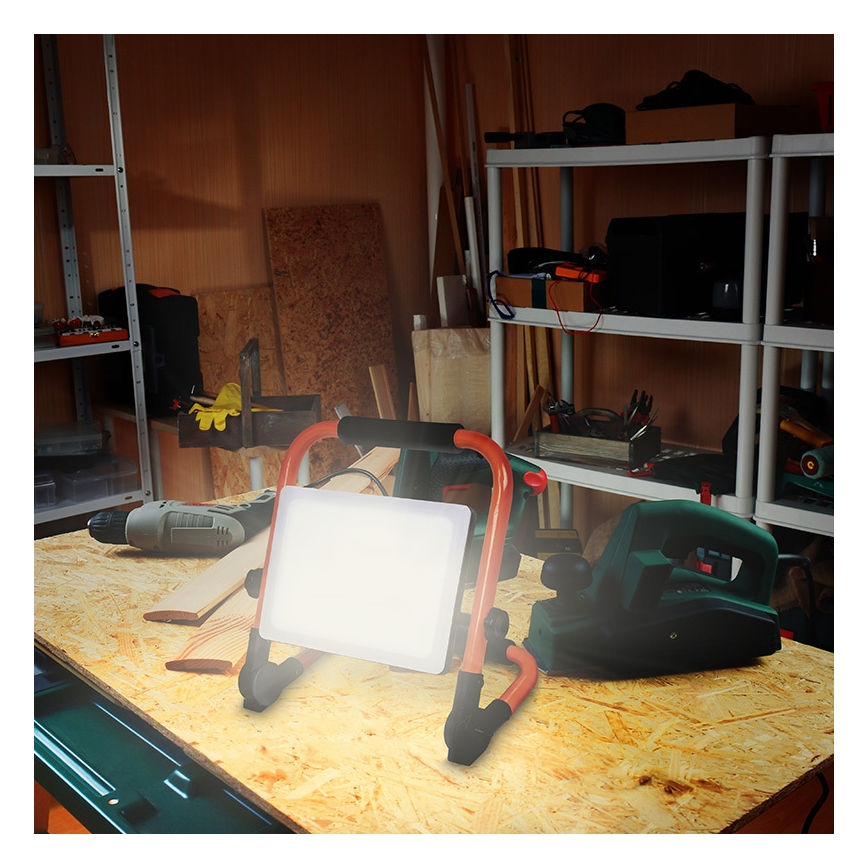 LED prožektorius su stovu LED/50W/230V 4000K IP65