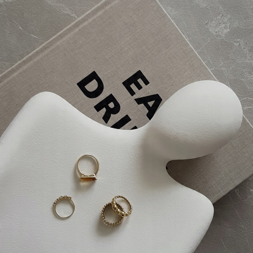 Stalo dekoracija 20x5,5x14,5 cm balta