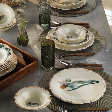 Stalo indų rinkinys 18 vnt. ryškių spalvų/porcelianas