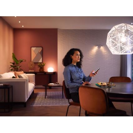 Starter kit Philips Hue White Ambiance 3xE27/11W 2200-6500K + prijungiamas prietaisas ir nuotolinio valdymo pultas