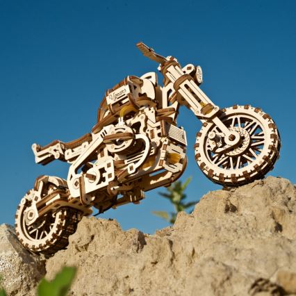 Ugears - 3D medinė mechaninė dėlionė Scrambler motorcycle Su krepšelis