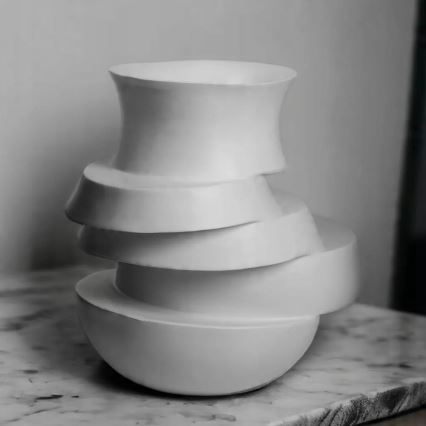 Vaza 38x33x36 cm derva/balta